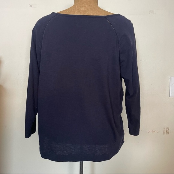 G.H. Bass & Co. women’s navy top 3/4 sleeves size XL with eyelet design - Picture 2 of 4